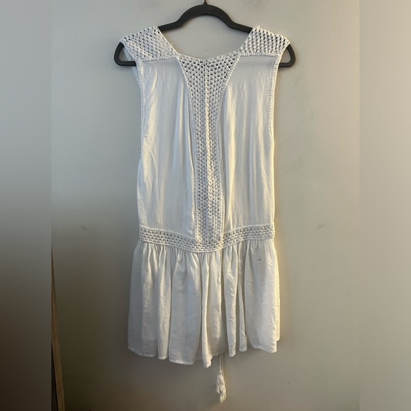 INDAH White Dress - Picture 1 of 15